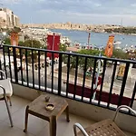 Sea View Over Valletta Area S2 아파트