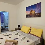 아파트 Sea View Over Valletta Area S2