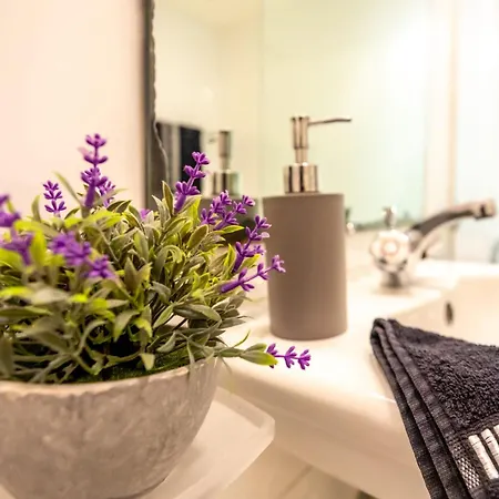 Sea View Over Valletta Area S2 Apartamento Sliema