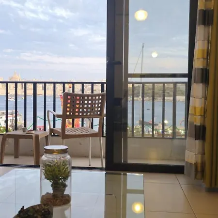 Sea View Over Valletta Area Sliema