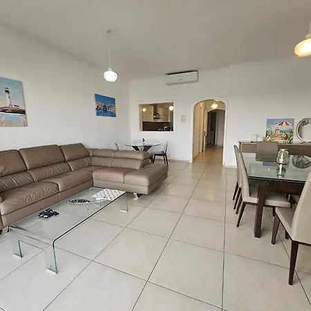 Sea View Over Valletta Area S2 Apartment *