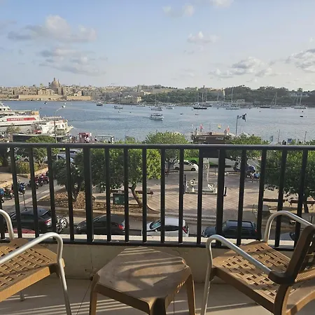Apartment Sea View Over Valletta Area S2 Sliema