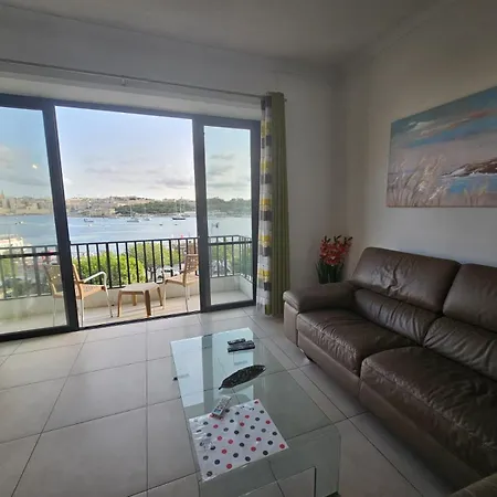 Apartment Sea View Over Valletta Area S2