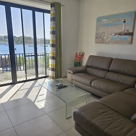 Apartment Sea View Over Valletta Area S2 Sliema