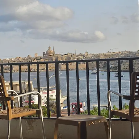 Sea View Over Valletta Area Appartement