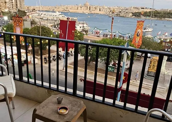 Sea View Over Valletta Area S2 Daire