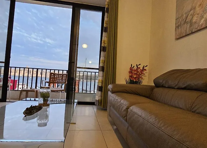 Sea View Over Valletta Area S2 * Sliema