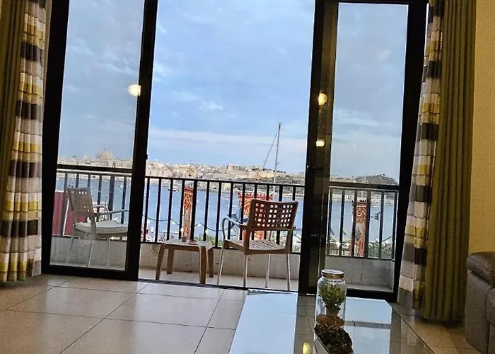Sea View Over Valletta Area S2 Apartament