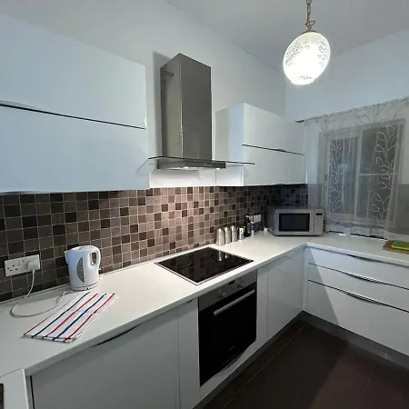 Sea View Over Valletta Area S2 * سليمة